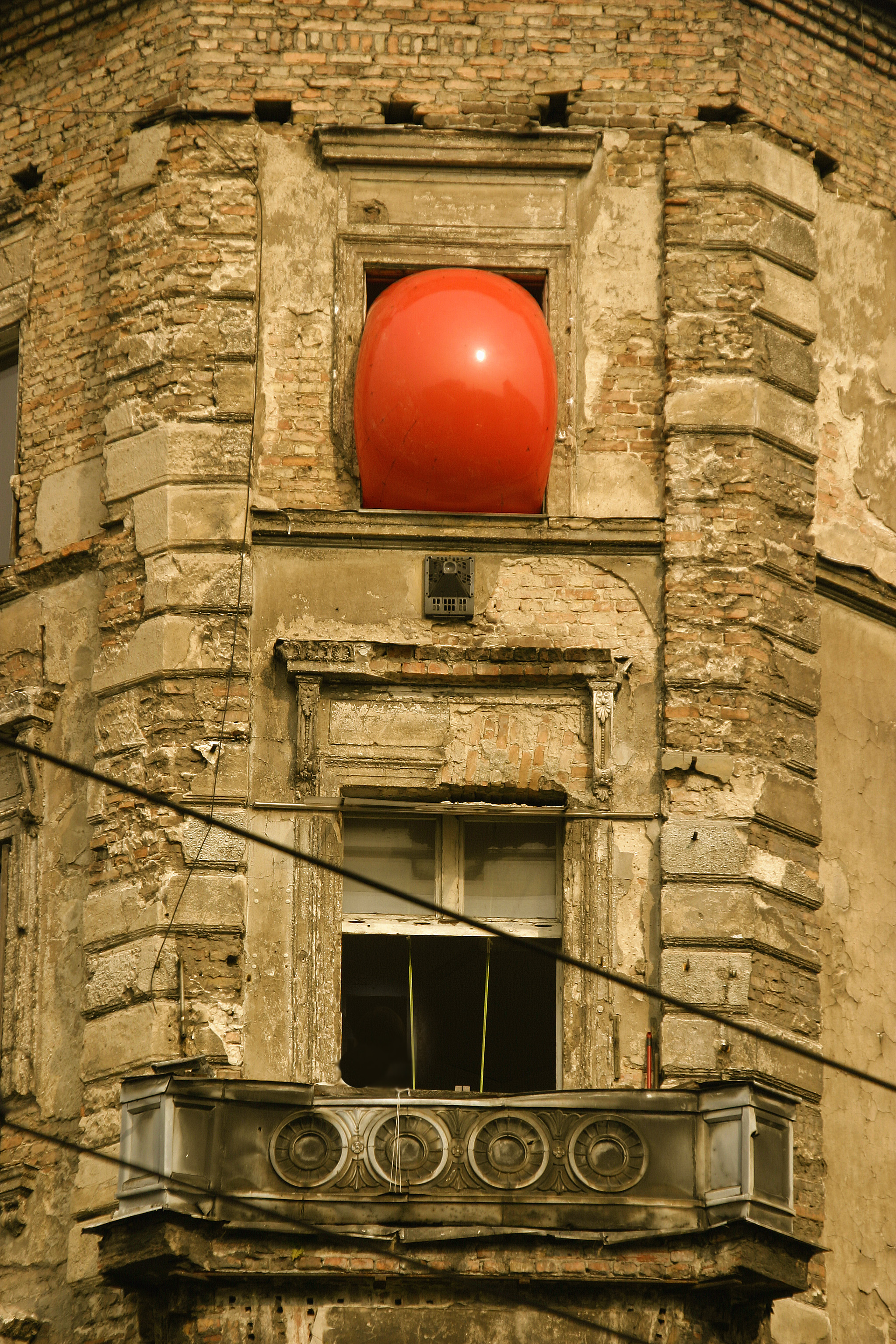 image: The Red Balloon © Maria Weidner | Dreamstime Stock Photos